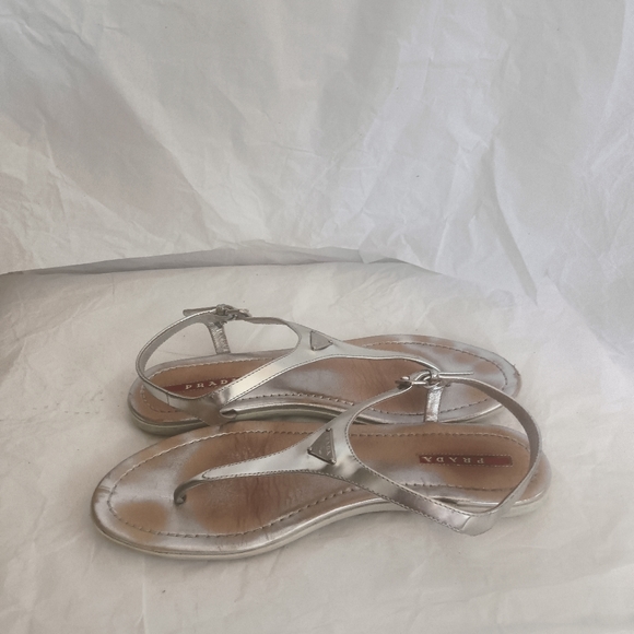 Prada Front Logo women's metallic Leather Thong Sandals size 38 - Picture 4 of 14